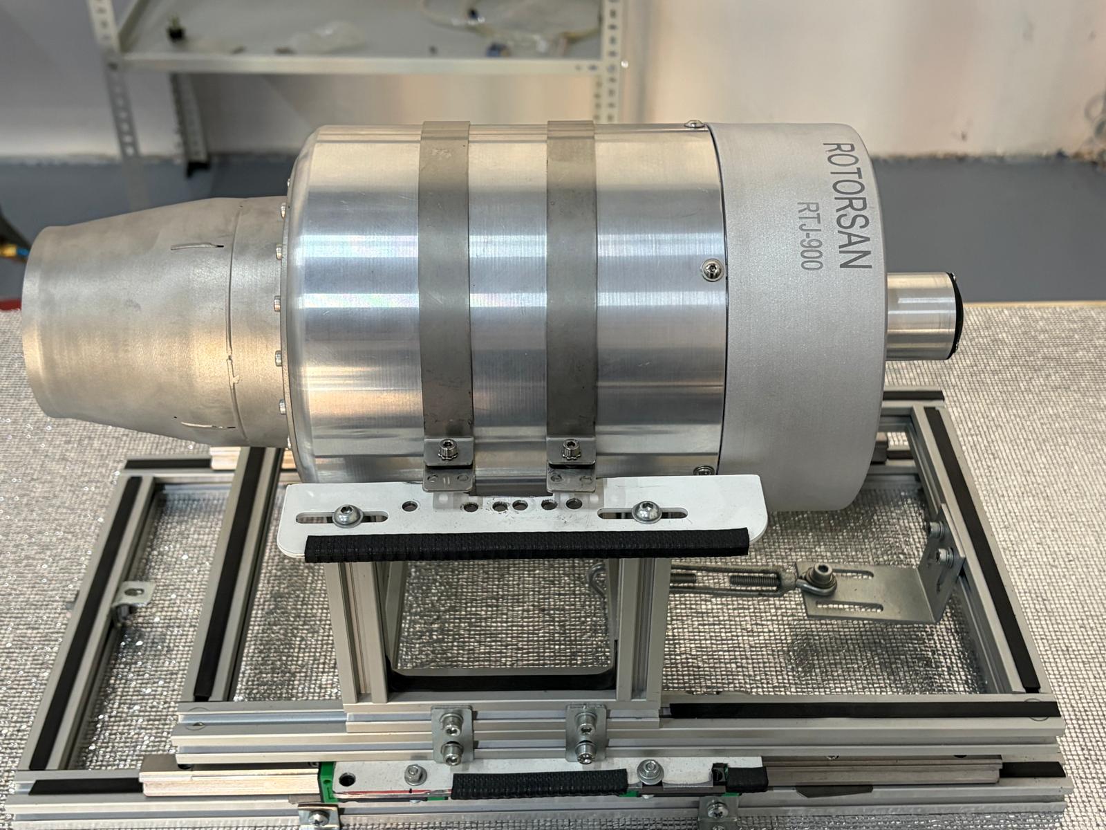 RTJ-900 turbojet motor